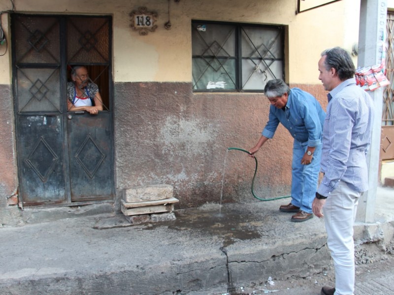 Resuelven problemática de falta de agua en colonia zamorana