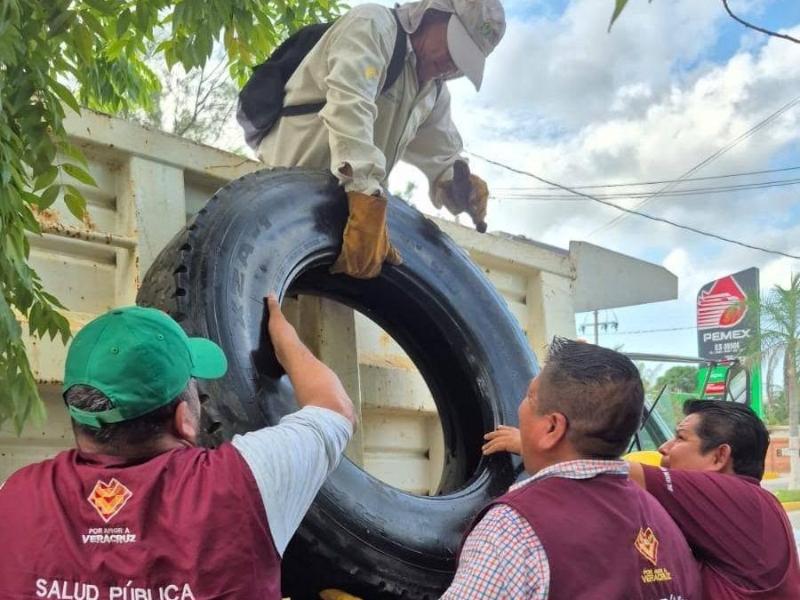 Retiran 18 toneladas de posibles criaderos de mosquitos en Tuxpan