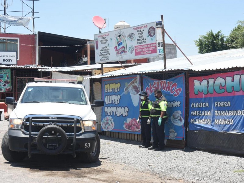 Retiran a 750 personas en Mompaní por omitir contingencia