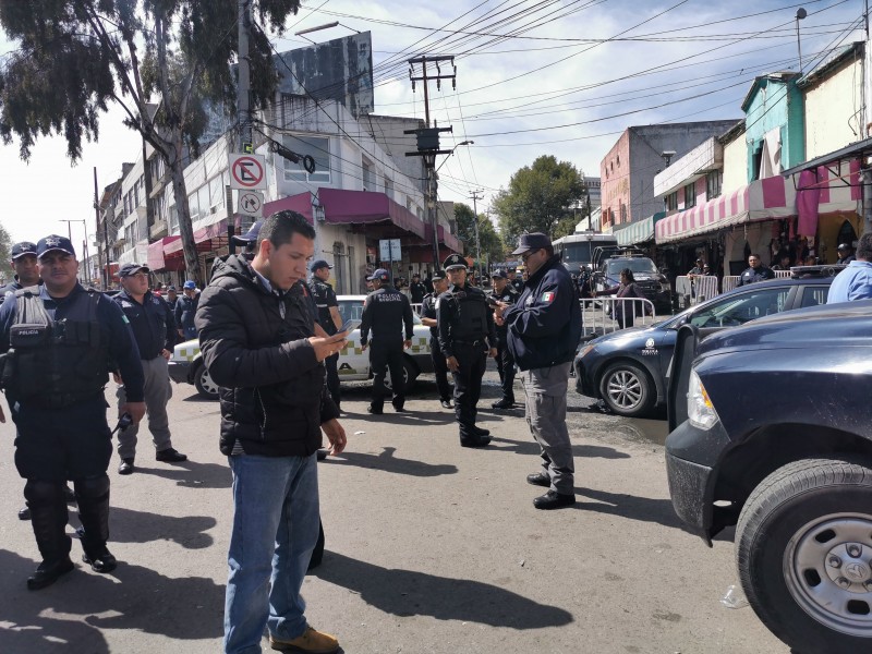 Retiran a comerciantes ambulantes de Toluca