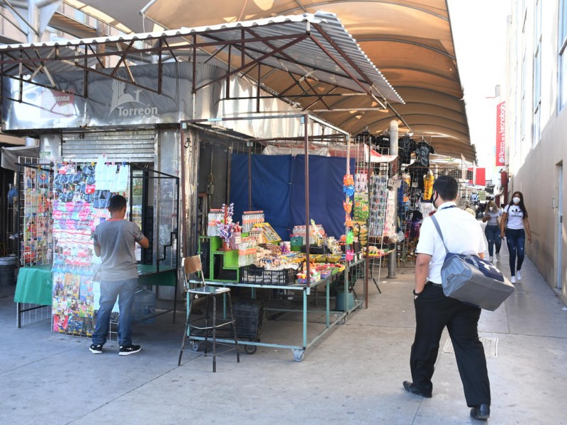 Retiran a comerciantes informales del Centro de Torreón