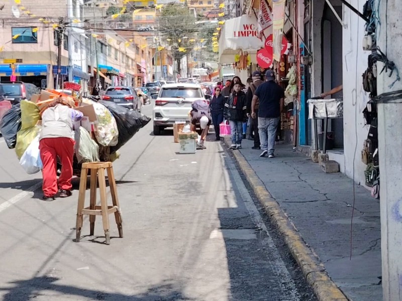 Retiran comercio informan en Mercado 16 de septiembre en Toluca