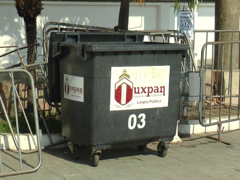 Retiran contenedores de Basura en Tuxpan