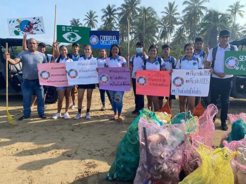 Retiran más de 90 kg de basura en playa Blanca