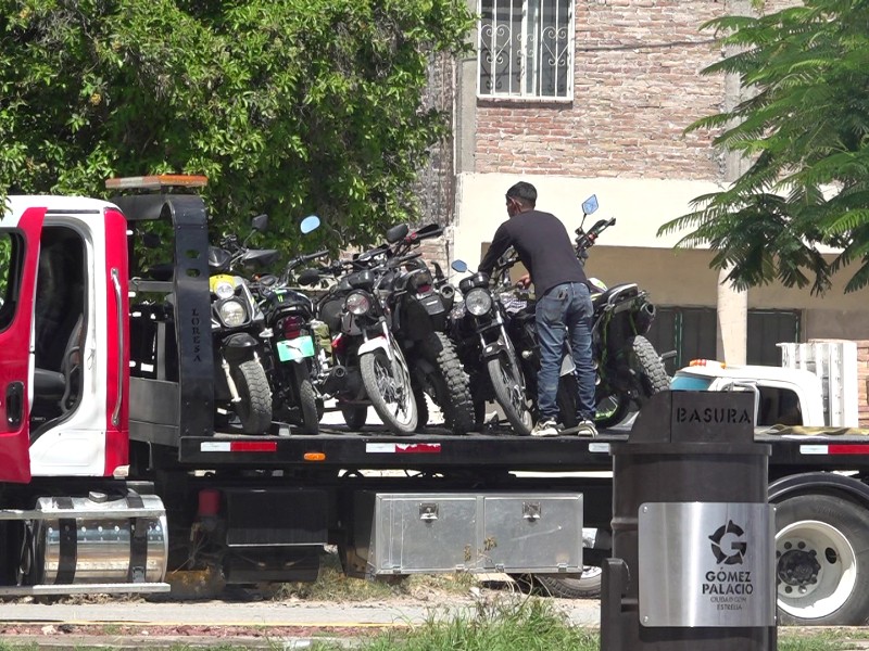 Retiran motocicletas en Gómez Palacio por no contar con papelería en regla