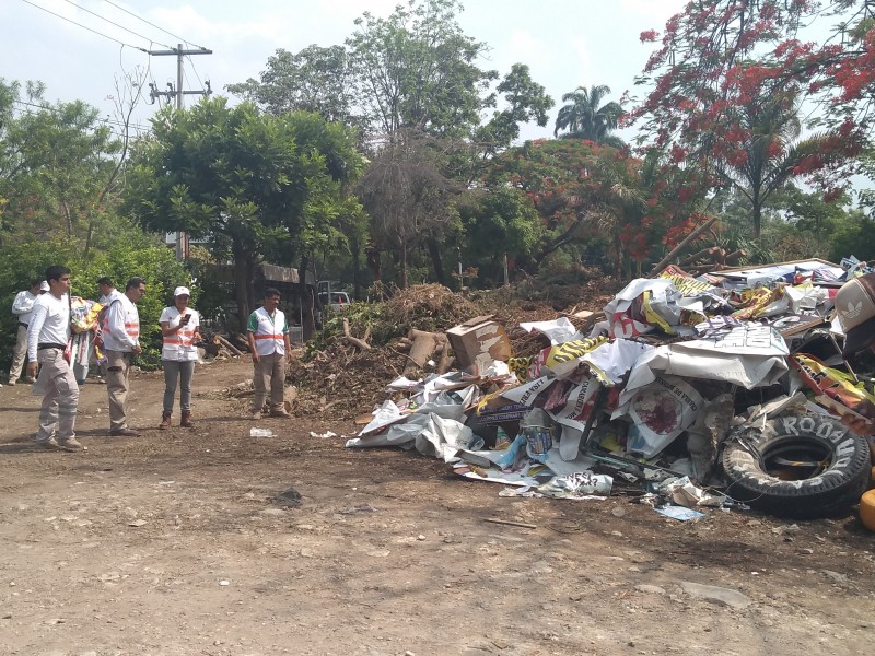 Retiran pendones de Tuxtla Gutiérrez