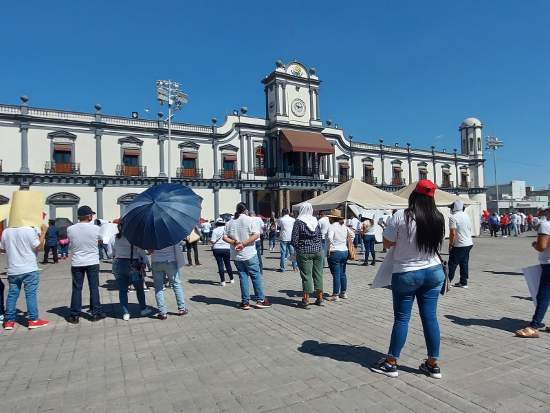 Retiran plantón del SETUAN frente a Palacio de Gobierno