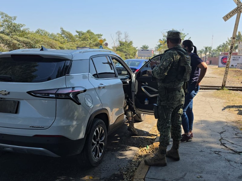 ¡Retiran polarizado! Vehículos oscuros desatan preocupación en Nayarit