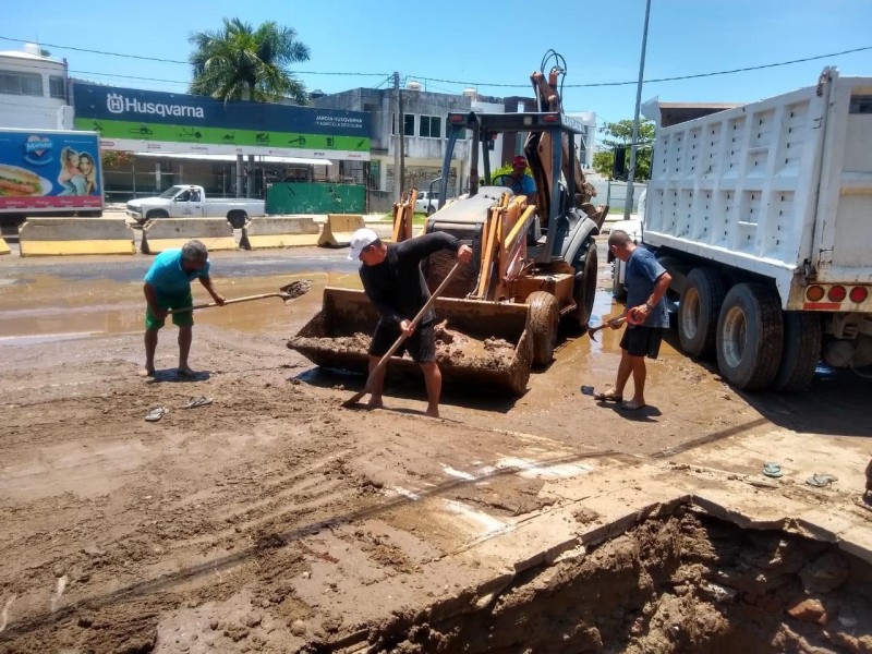 Retiran sedimento acumulado por lluvias