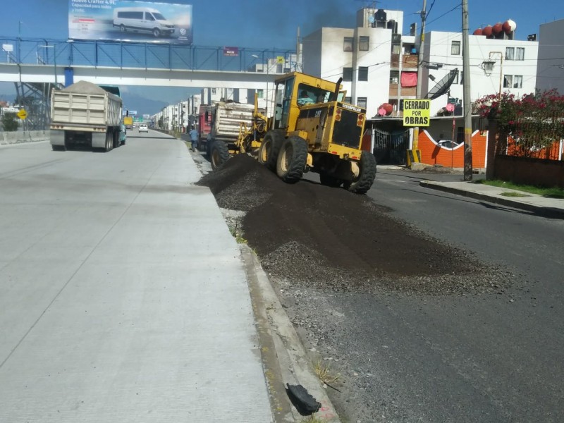 Retiran y colocan nueva carpeta asfáltica en Periférico