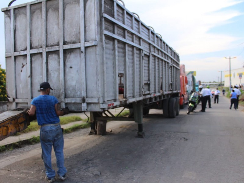 Retitan unidades de trailer en la zona urbana