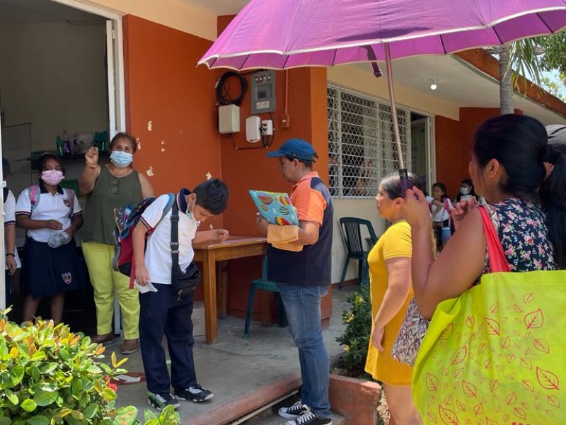 Retoman medidas sanitarias en escuelas por rebrote de Covid-19