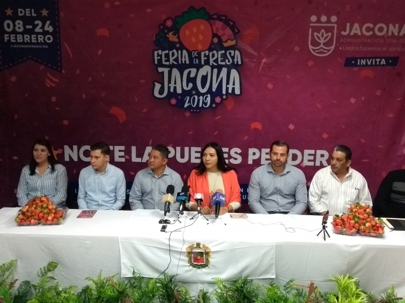 Retoman organización de tradicional Feria de la Fresa