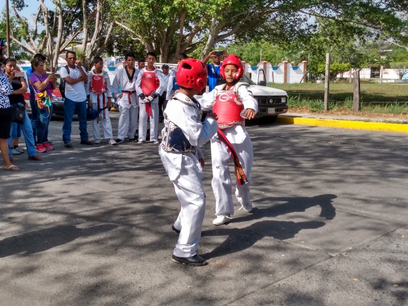 Retoman torneo de taekwondo en Tuxpan