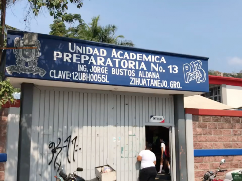 Retomaran clases presenciales en la Prepa 13