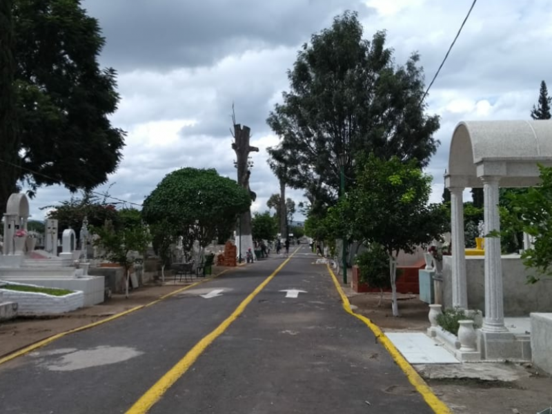 Retomarán tradicional velación en Panteón municipal de Zamora.