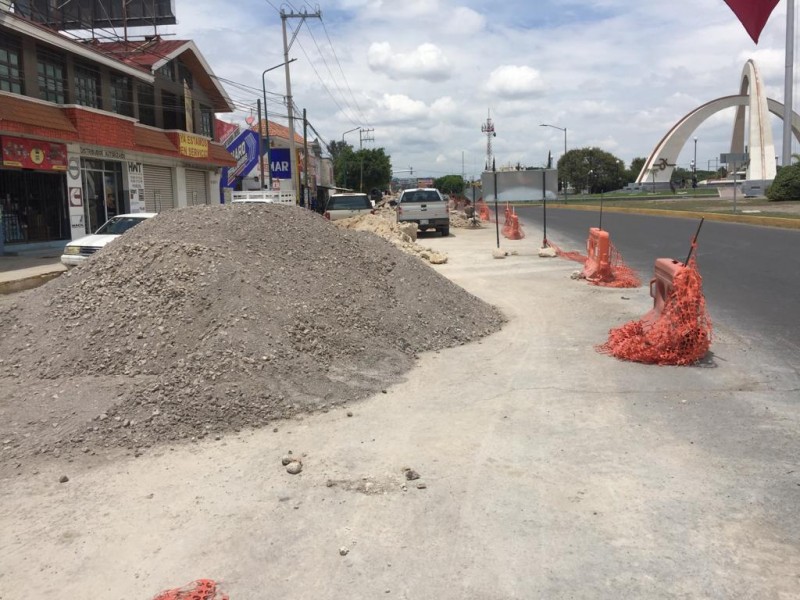 Retrasan entrega de la obras; otra vez