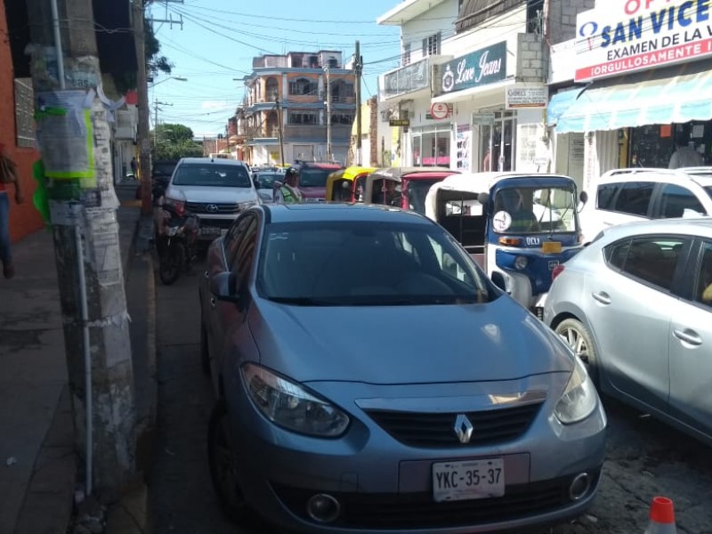 Reubican base de mototaxistas en Juchitán