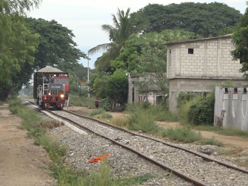 Reubicarán 54 familias sobre derecho de vía en Salina Cruz