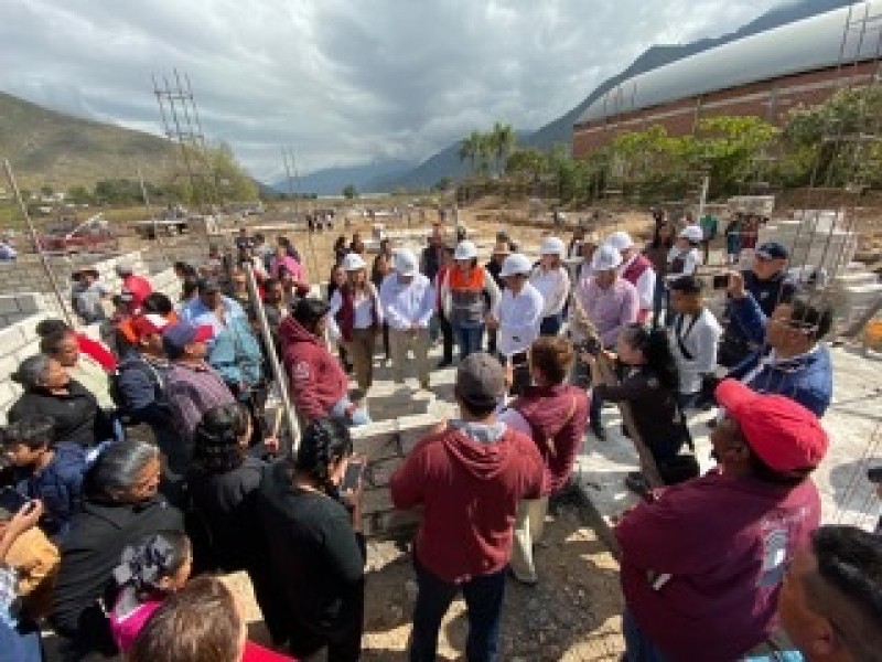 Reubicarán a familias afectadas por barrancada en Acultzingo