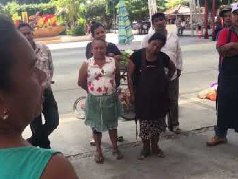 Reubicarán a vendedores ambulantes de Petatlán
