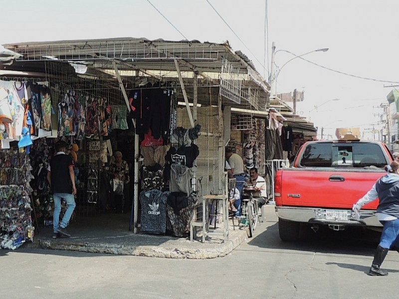 Reubicaron temporalmente a 50 comerciantes semifijos