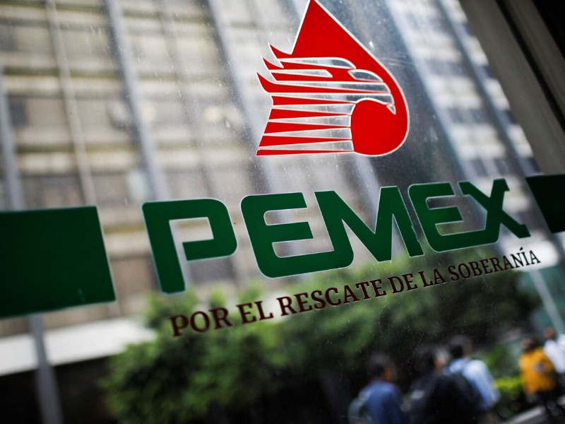 Revelan “exorbitantes” pensiones de Pemex y Luz y Fuerza