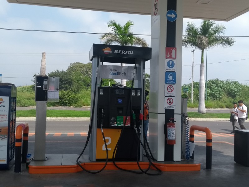Revisarán el precio de la gasolina en Colima