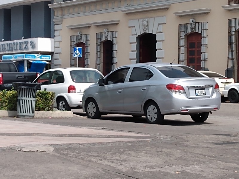 Revisarán operatividad de cajones de estacionamiento