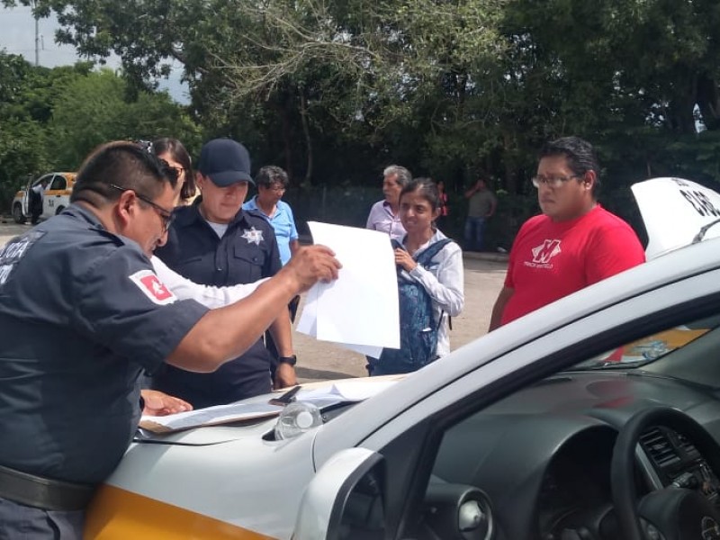 Revisión a taxis irregulares en espera de concesiones