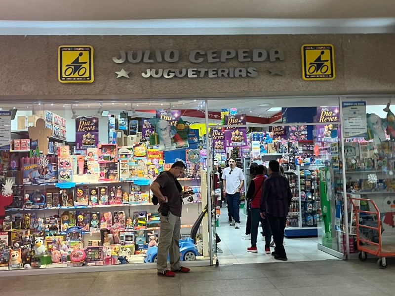Reyes magos realizan compras de ultimo momento