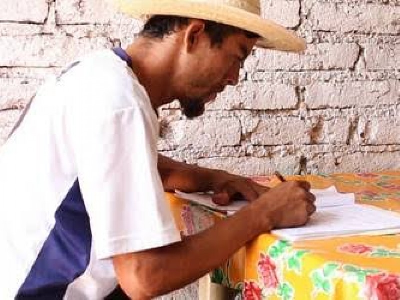 Rezago educativo en comunidades, factor que motiva migración en Guanajuato