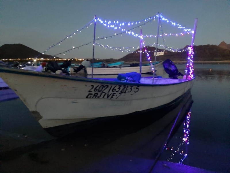 Ribereños se suman a Desfile Navideño