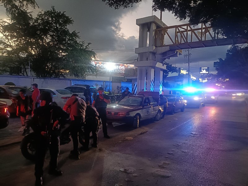 Riña armada entre trasportistas de Oaxaca, gobierno asegura que retirará concesiones