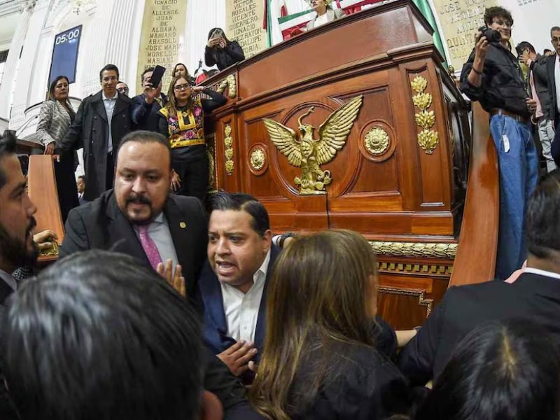 Riña entre diputadas obliga a suspender sesión en el Congreso CDMX
