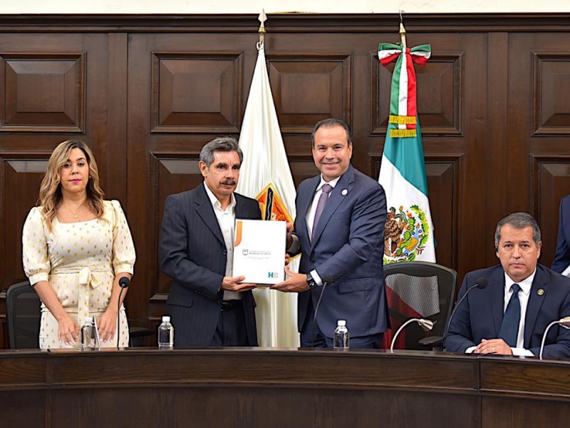 Rinde Presidente Municipal primer informe ante Cabildo