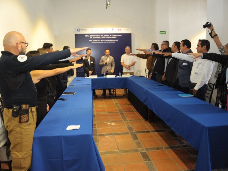 Rinde protesta integrantes de Consejo Metropolitano