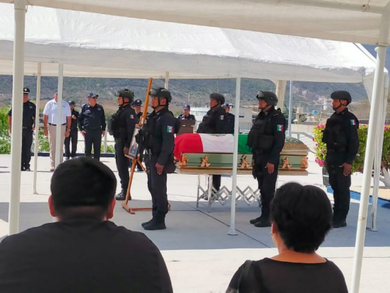 Rinden homenaje a agente caído en El Parotal