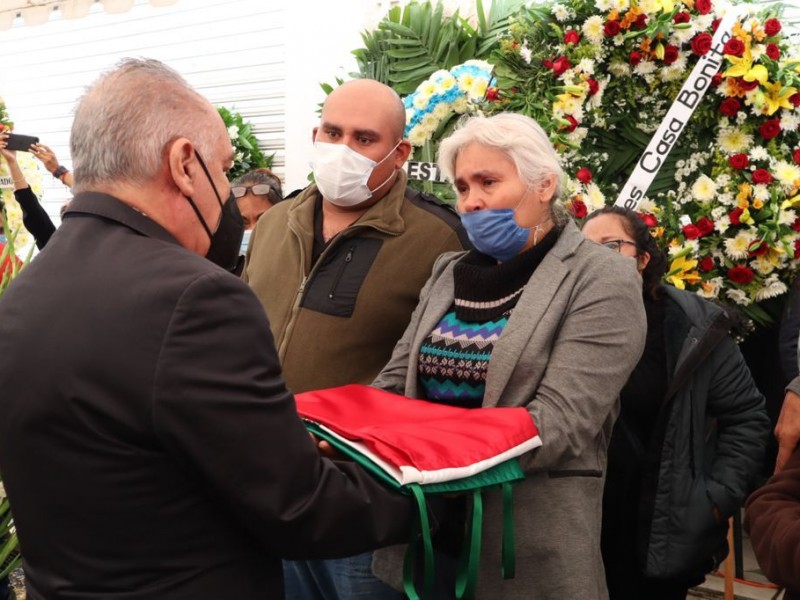 Rinden homenaje al Comandante Porras de la Policía Vial