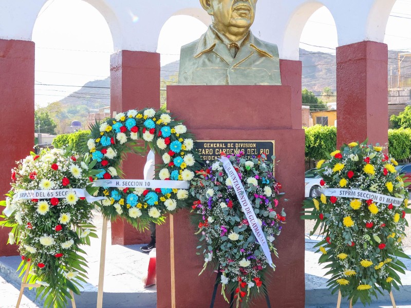Rinden homenaje a Lázaro Cárdenas por natalicio