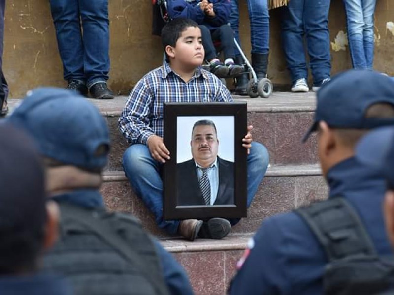 Rinden homenaje a mando policial asesinado en Valparaíso