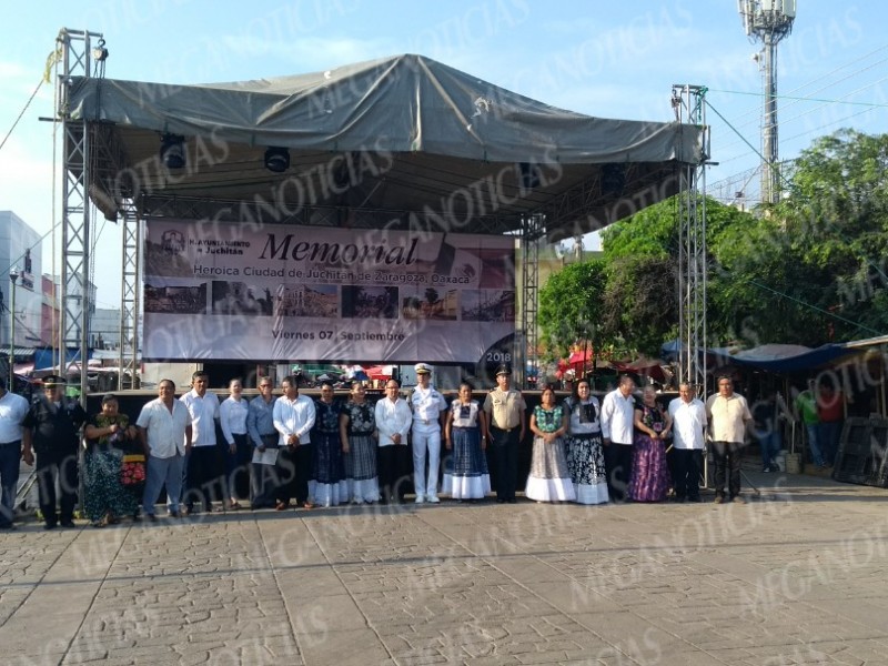 Rinden homenaje a víctimas del terremoto en Juchitán