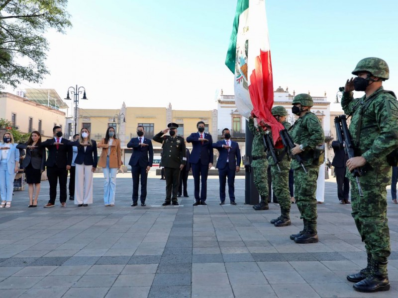 Rinden homenaje al general Lázaro Cárdenas del Río