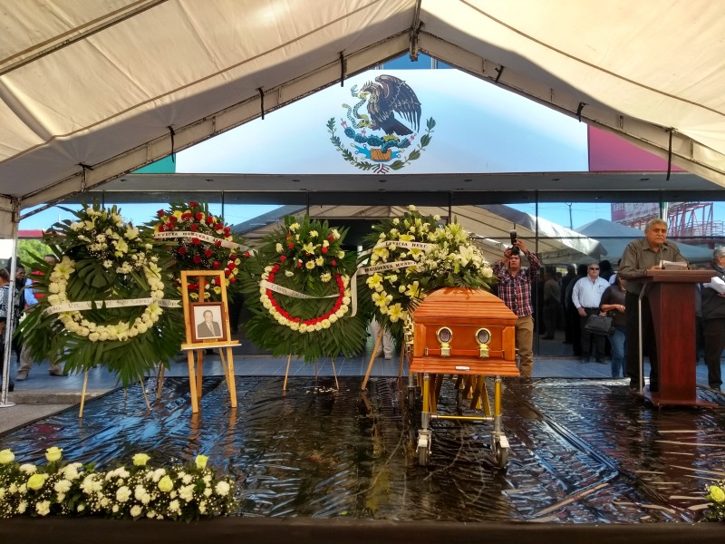 Rinden homenaje póstumo a ex alcalde de GP