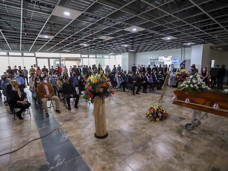 Rinden homenaje póstumo a ex presidente