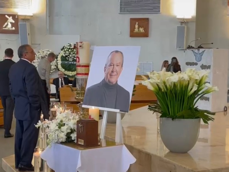 Rinden homenaje y misa en honor a Mauricio Fernández Garza