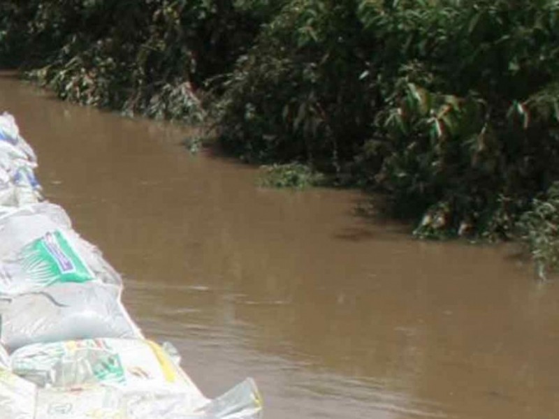 Río Acapol aumenta su caudal