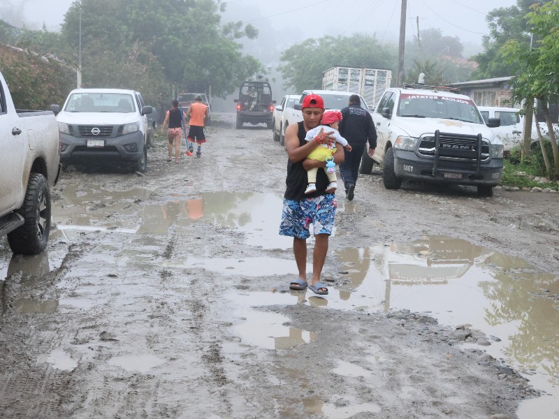 Río Pantepec deja 250 familias afectadas en Francisco Z. Mena