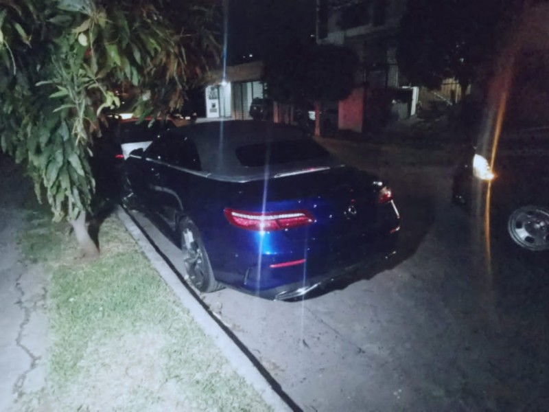 Roban 6 autos de alta gama en Lomas del Valle