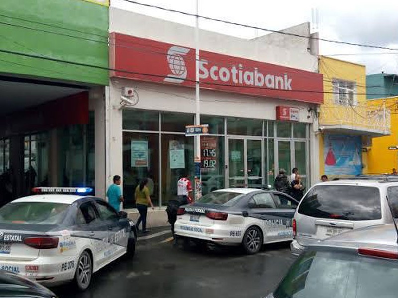 Roban 80 mil pesos de un banco de San Martín